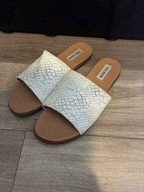 Steve Madden Cream Snake-Print Slide Sandals